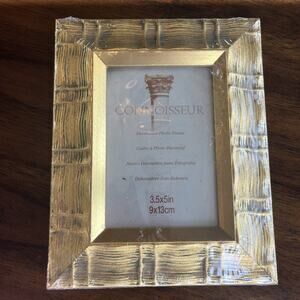 NOS VNT Connoisseur Ornate Traditional Gold-leaf Frame for 3.5”x5” Photo Golden